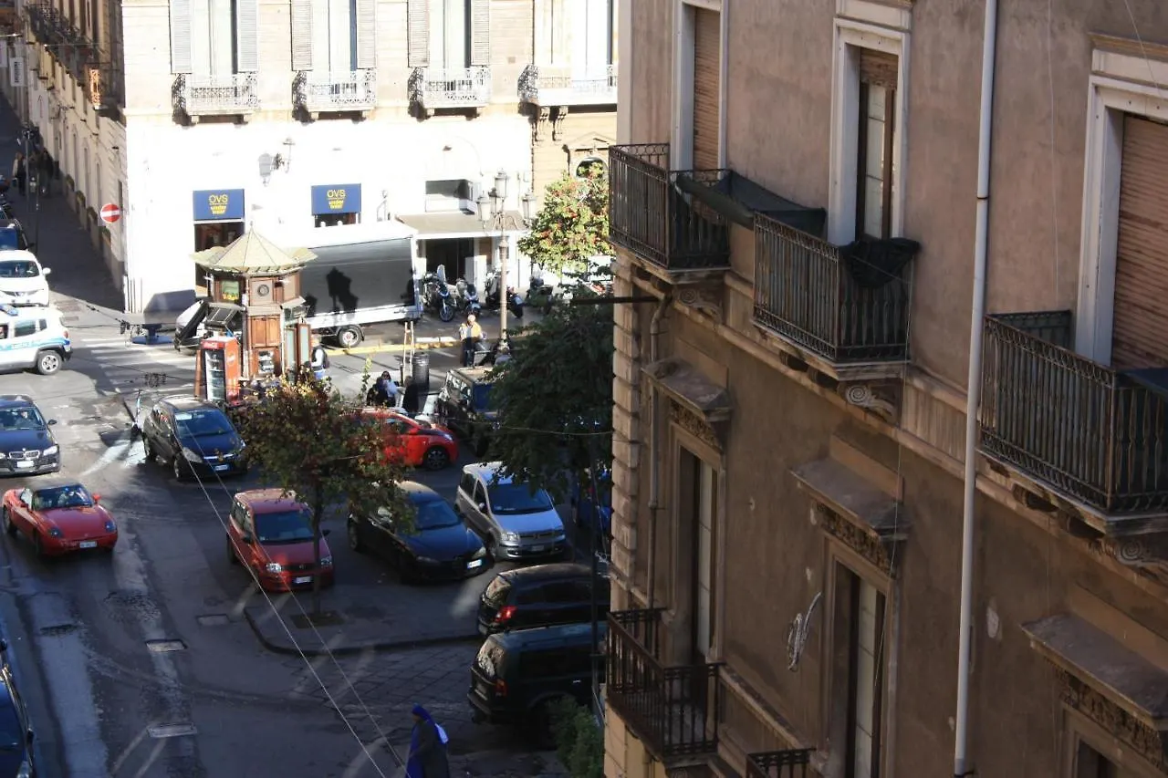 Bed and Breakfast Tra L'Etna E Il Mare Via Oberdan Katania Nocleg ze śniadaniem