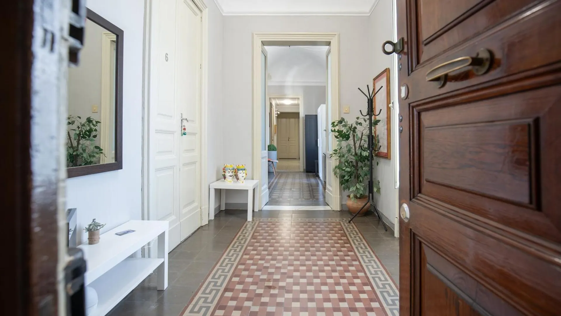 Nocleg ze śniadaniem Bed and Breakfast Tra L'Etna E Il Mare Via Oberdan Katania