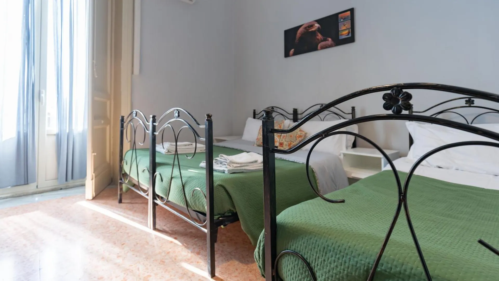 Nocleg ze śniadaniem Bed and Breakfast Tra L'Etna E Il Mare Via Oberdan Katania