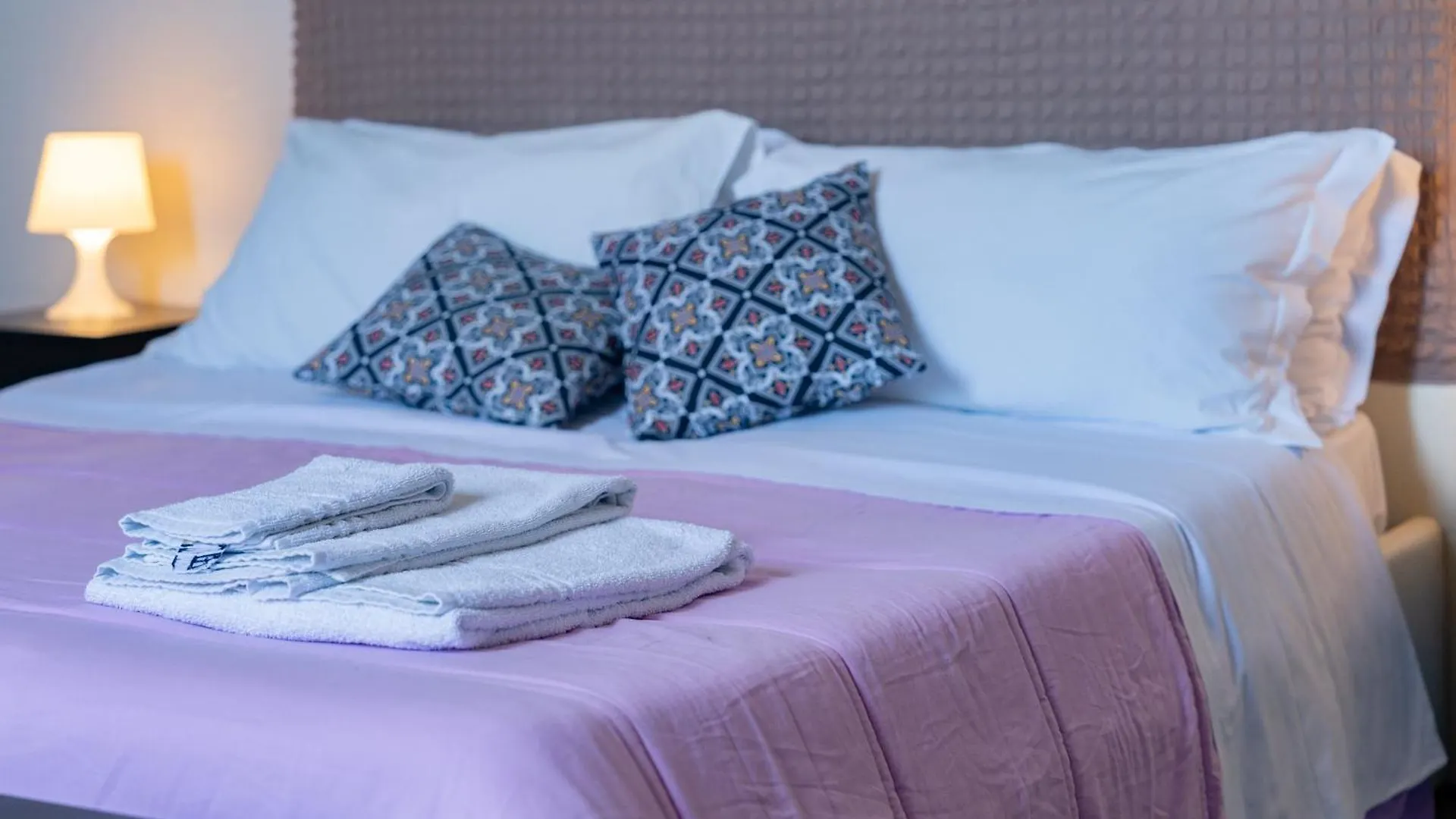 Nocleg ze śniadaniem Bed and Breakfast Tra L'Etna E Il Mare Via Oberdan Katania Włochy